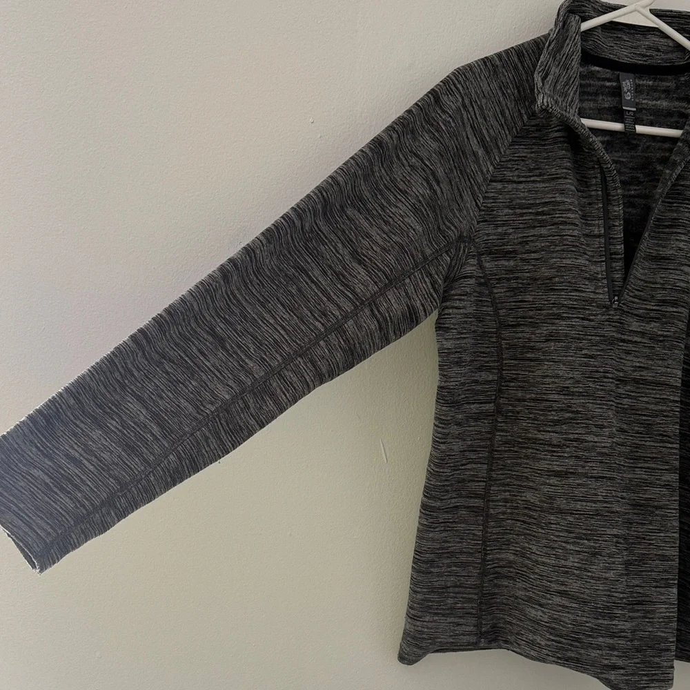 Mountain HardWear Women’s L Gray Quarter-Zip Sweater